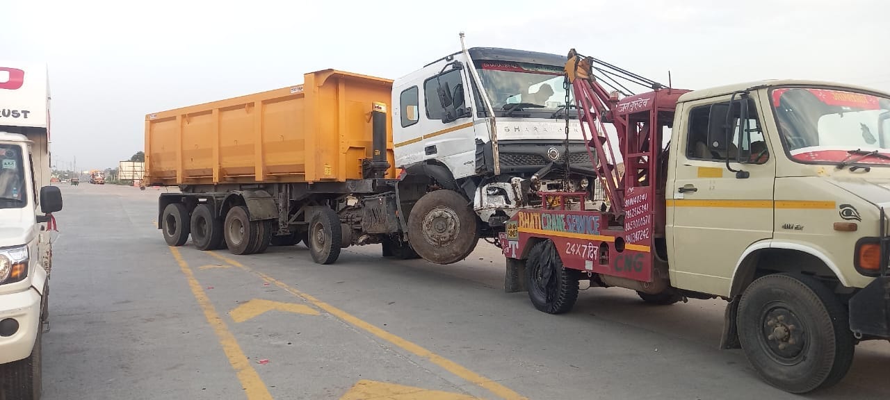 Crane Service Vehicle